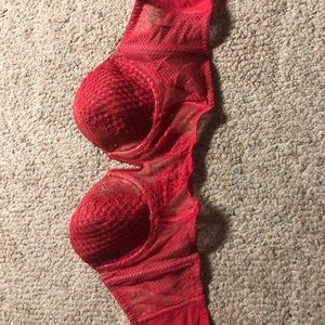 Strapless Victoria’s Secret 34 DD bra